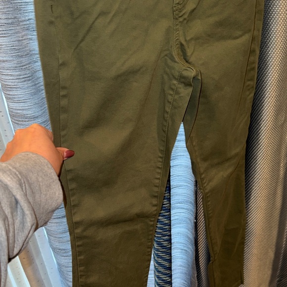 Banana Republic-Olive Skinny Leg Jeans Size 6 - Picture 9 of 15